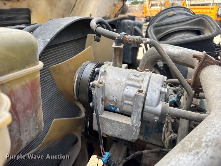 image for item DO2308 2004 International 7400 dump truck