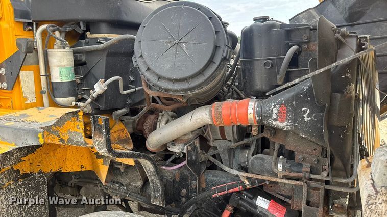 image for item DO2308 2004 International 7400 dump truck