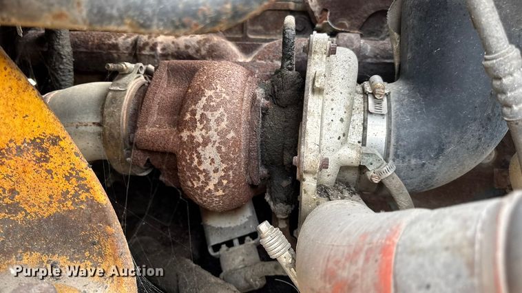 image for item DO2308 2004 International 7400 dump truck