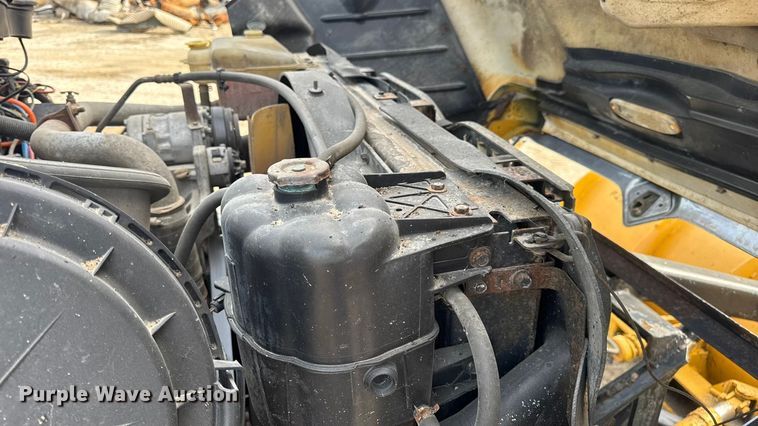 image for item DO2308 2004 International 7400 dump truck