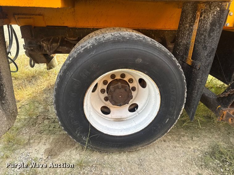 image for item DO2308 2004 International 7400 dump truck