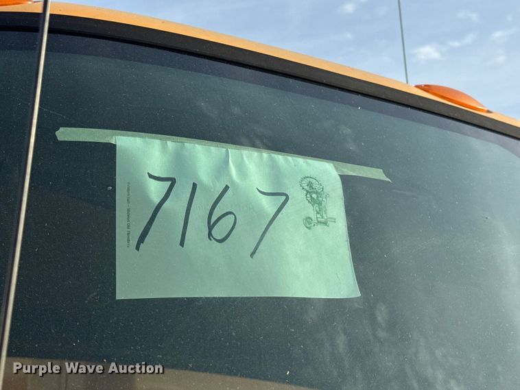 image for item DO2308 2004 International 7400 dump truck