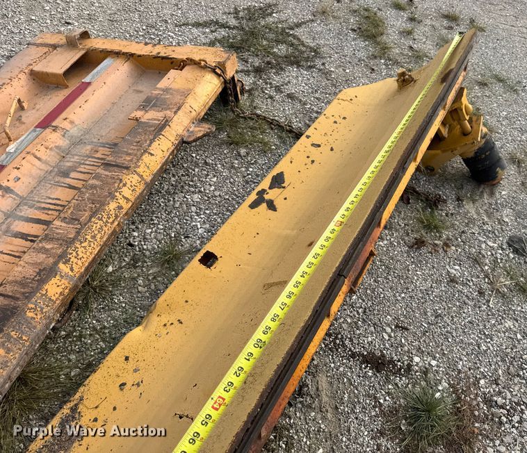 image for item DO2308 2004 International 7400 dump truck