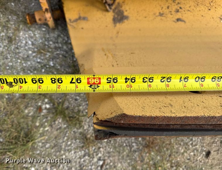 image for item DO2308 2004 International 7400 dump truck