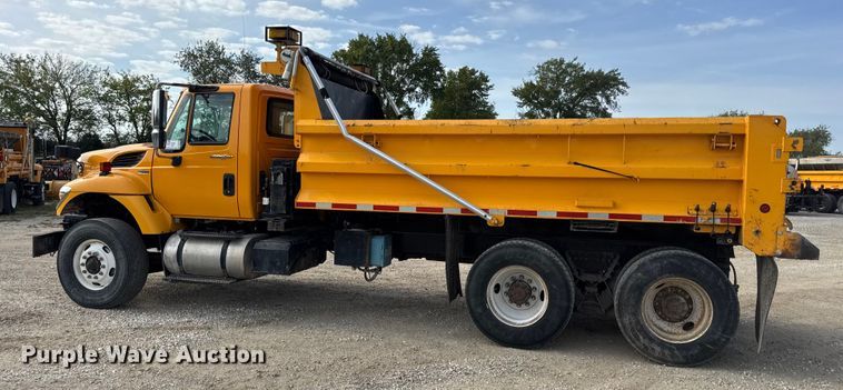 image for item DO2309 2010 International 7500 dump truck