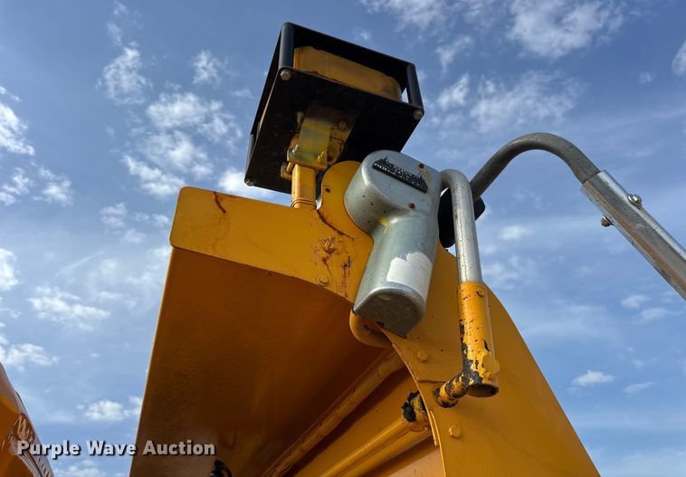 image for item DO2309 2010 International 7500 dump truck