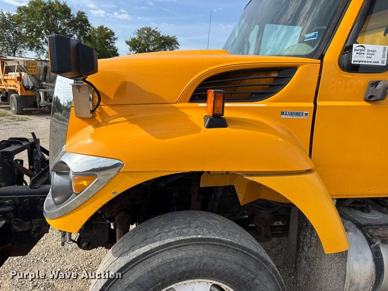 image for item DO2309 2010 International 7500 dump truck