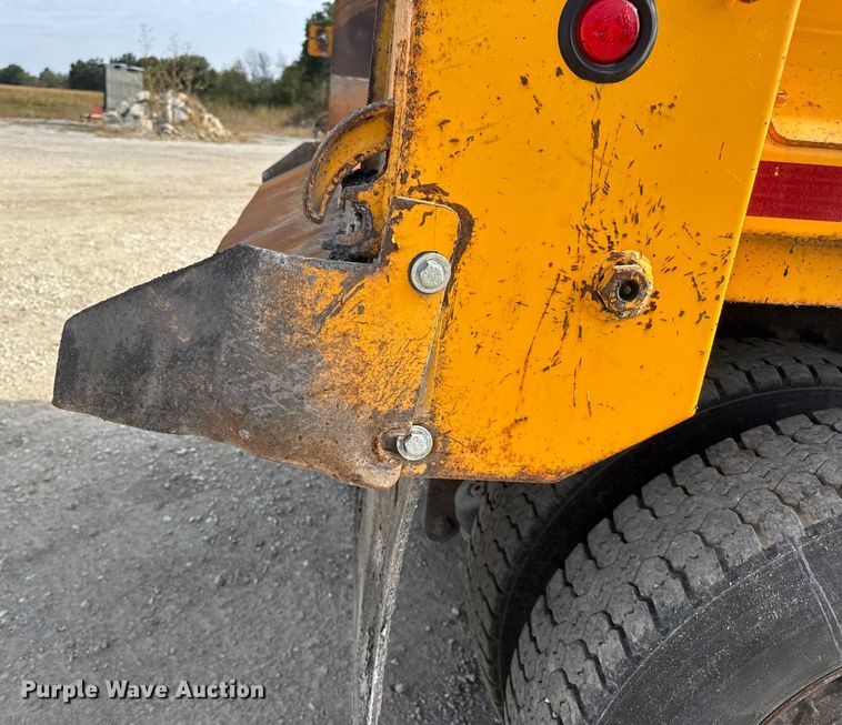 image for item DO2309 2010 International 7500 dump truck