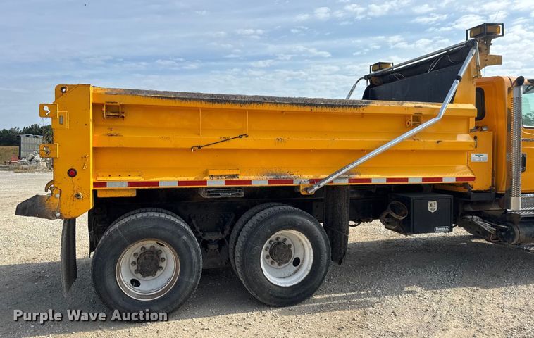 image for item DO2309 2010 International 7500 dump truck