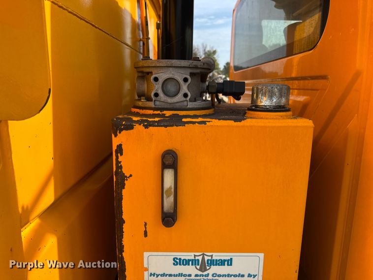 image for item DO2309 2010 International 7500 dump truck