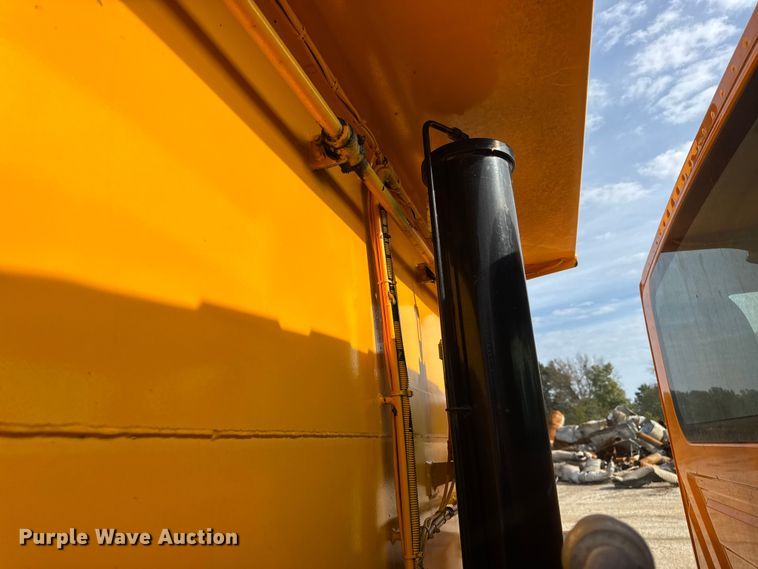 image for item DO2309 2010 International 7500 dump truck