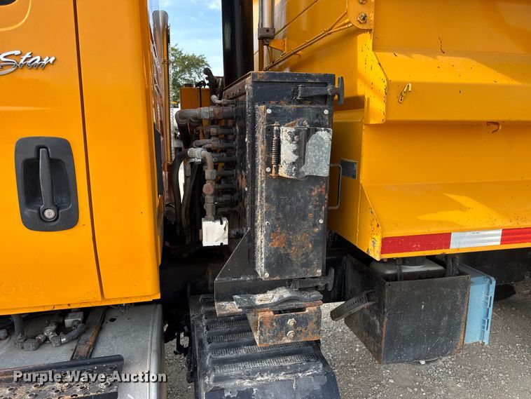 image for item DO2309 2010 International 7500 dump truck