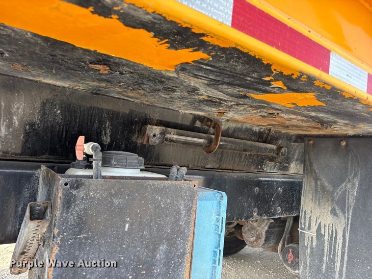 image for item DO2309 2010 International 7500 dump truck