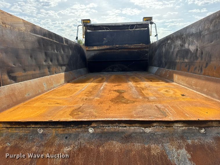 image for item DO2309 2010 International 7500 dump truck