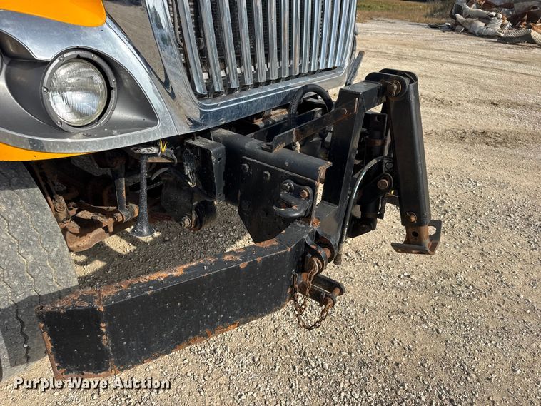 image for item DO2309 2010 International 7500 dump truck