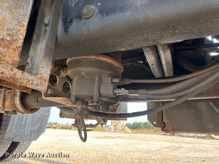 image for item DO2309 2010 International 7500 dump truck