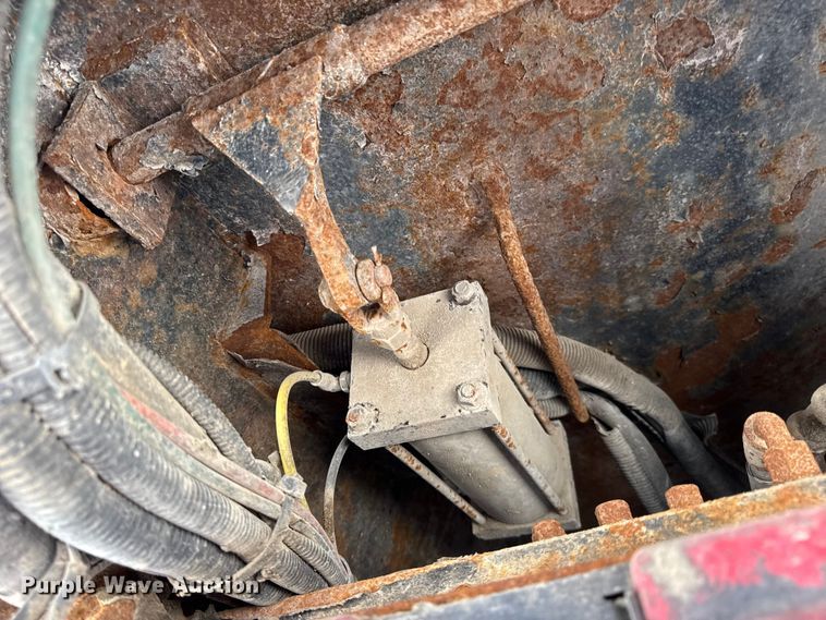 image for item DO2309 2010 International 7500 dump truck