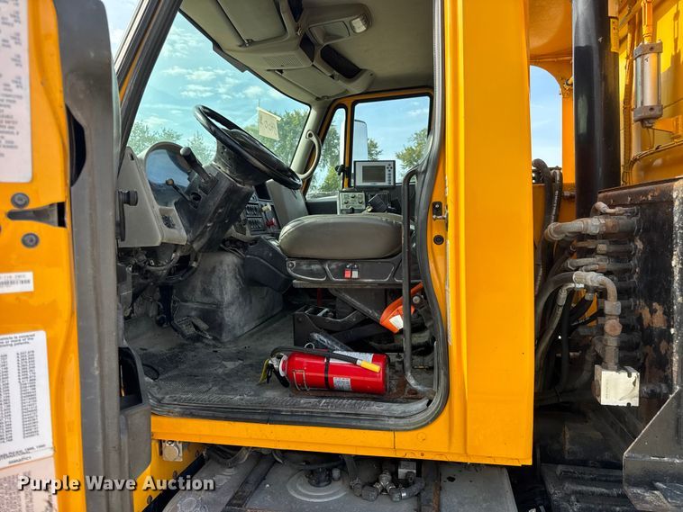 image for item DO2309 2010 International 7500 dump truck