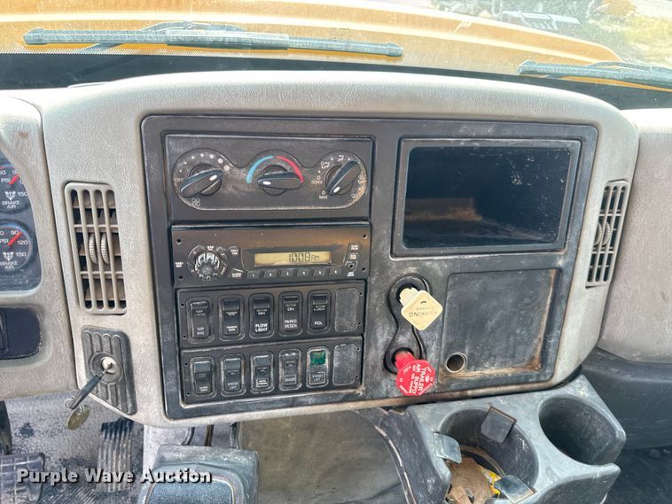 image for item DO2309 2010 International 7500 dump truck