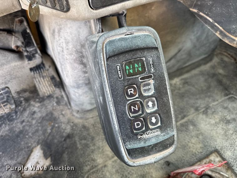 image for item DO2309 2010 International 7500 dump truck