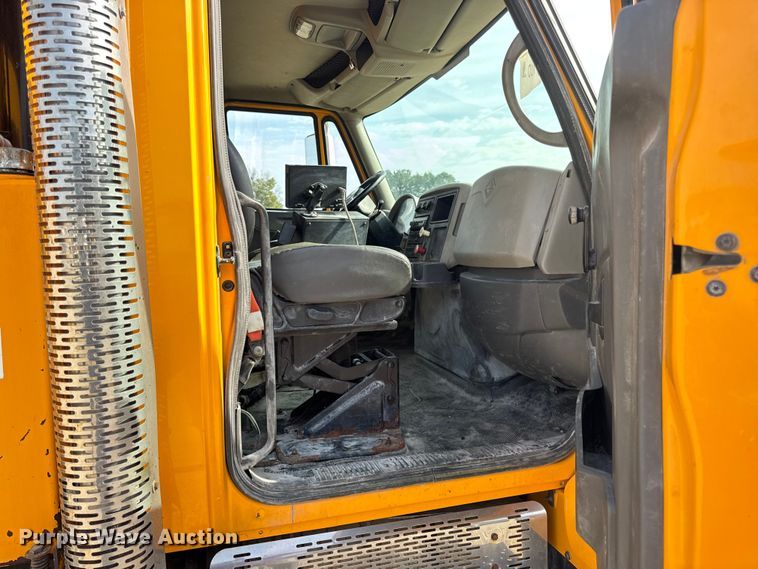 image for item DO2309 2010 International 7500 dump truck