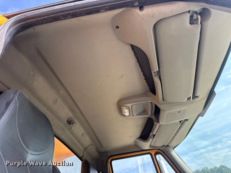 image for item DO2309 2010 International 7500 dump truck