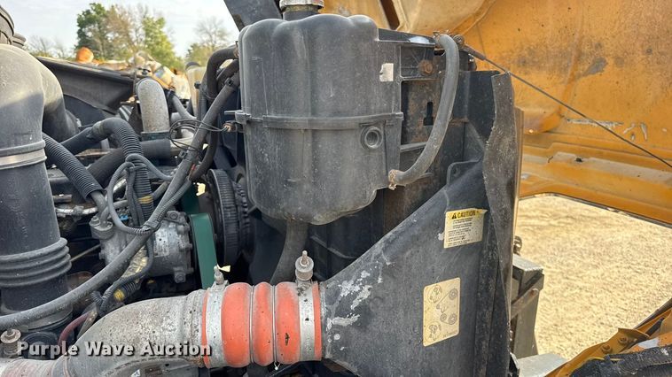 image for item DO2309 2010 International 7500 dump truck