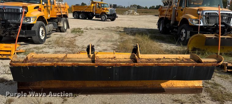 image for item DO2309 2010 International 7500 dump truck