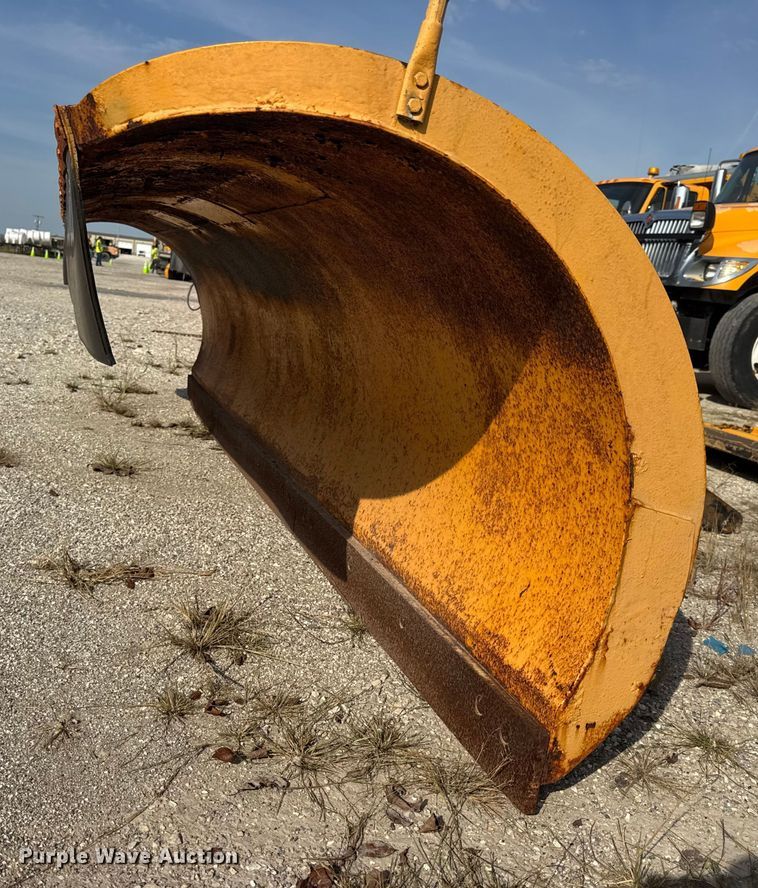 image for item DO2309 2010 International 7500 dump truck