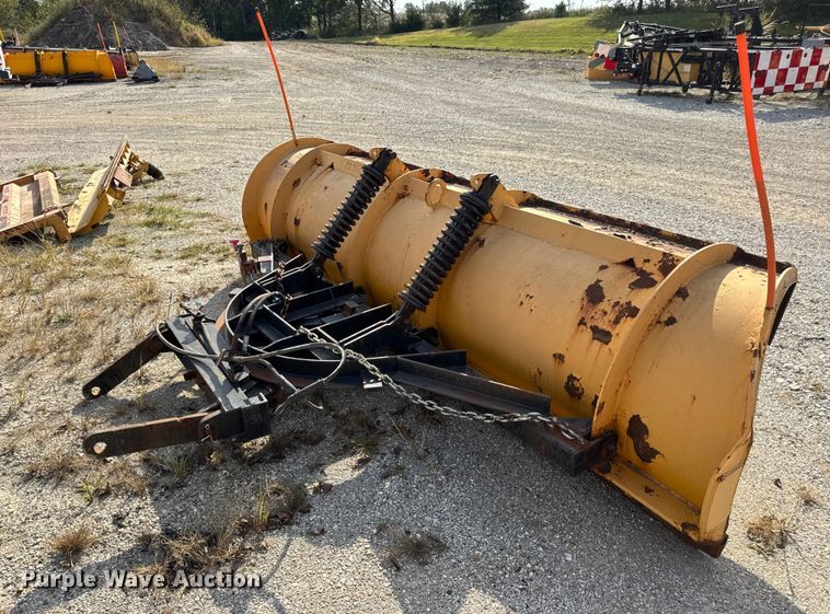 image for item DO2309 2010 International 7500 dump truck