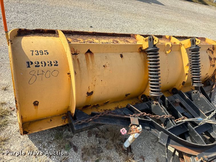 image for item DO2309 2010 International 7500 dump truck