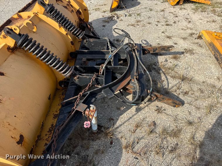 image for item DO2309 2010 International 7500 dump truck