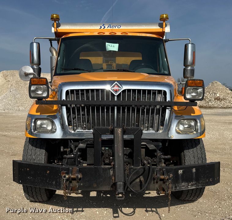 image for item DO2310 2006 International 7400 dump truck