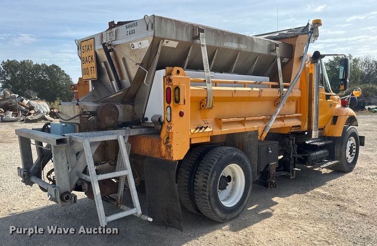 image for item DO2310 2006 International 7400 dump truck