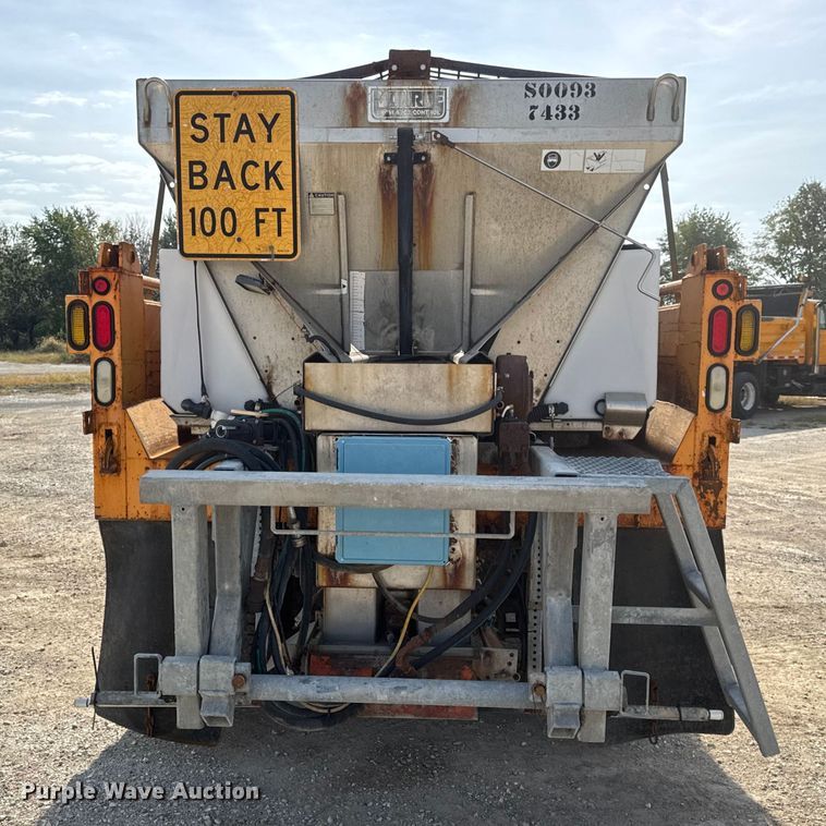 image for item DO2310 2006 International 7400 dump truck