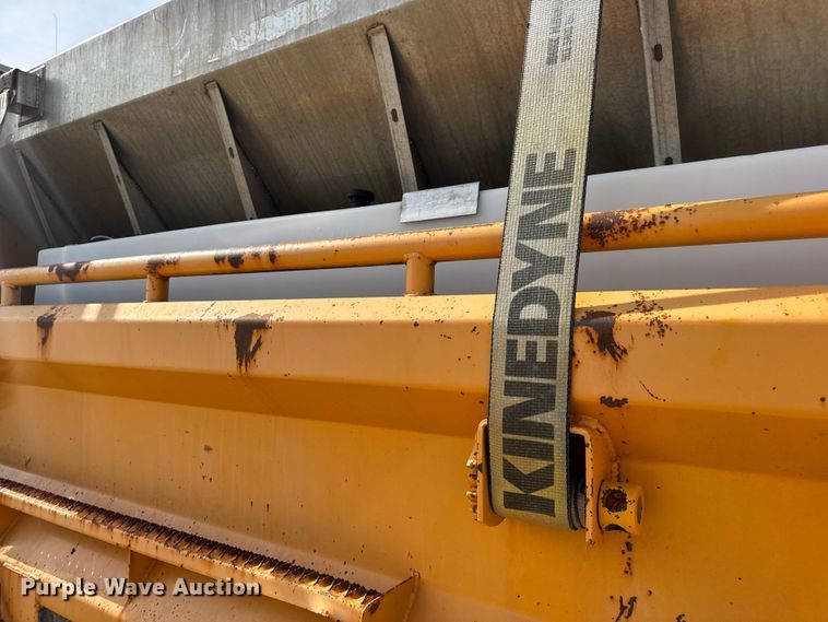 image for item DO2310 2006 International 7400 dump truck