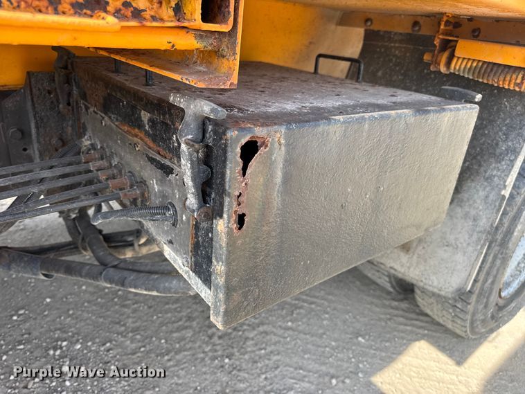 image for item DO2310 2006 International 7400 dump truck