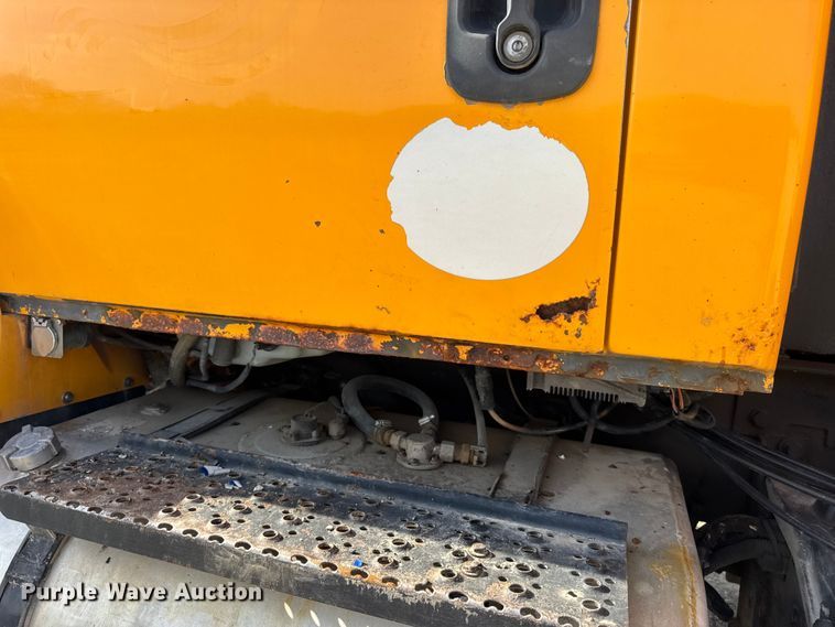 image for item DO2310 2006 International 7400 dump truck