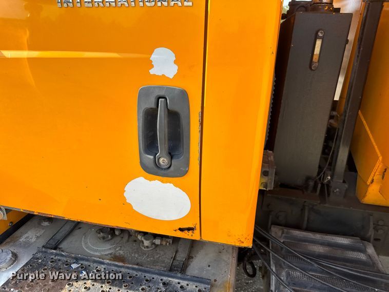 image for item DO2310 2006 International 7400 dump truck