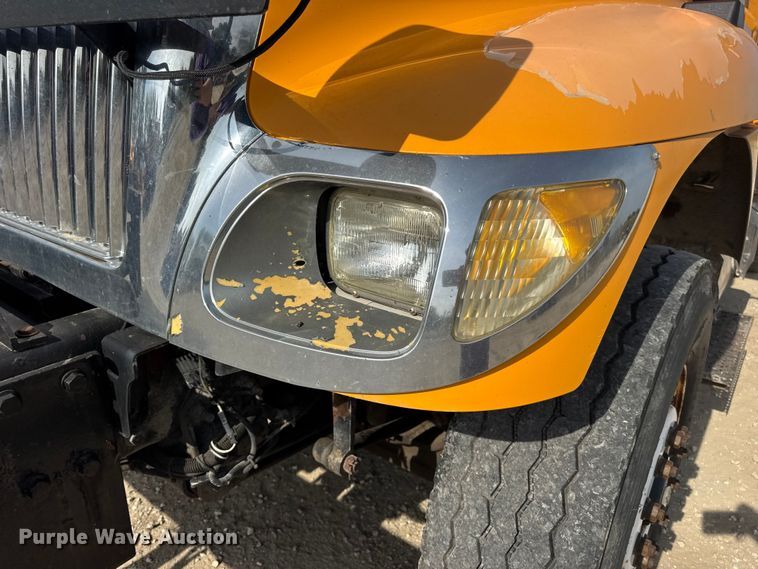 image for item DO2310 2006 International 7400 dump truck