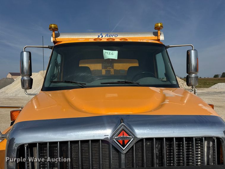 image for item DO2310 2006 International 7400 dump truck