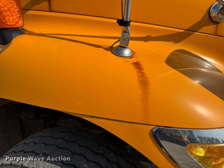 image for item DO2310 2006 International 7400 dump truck