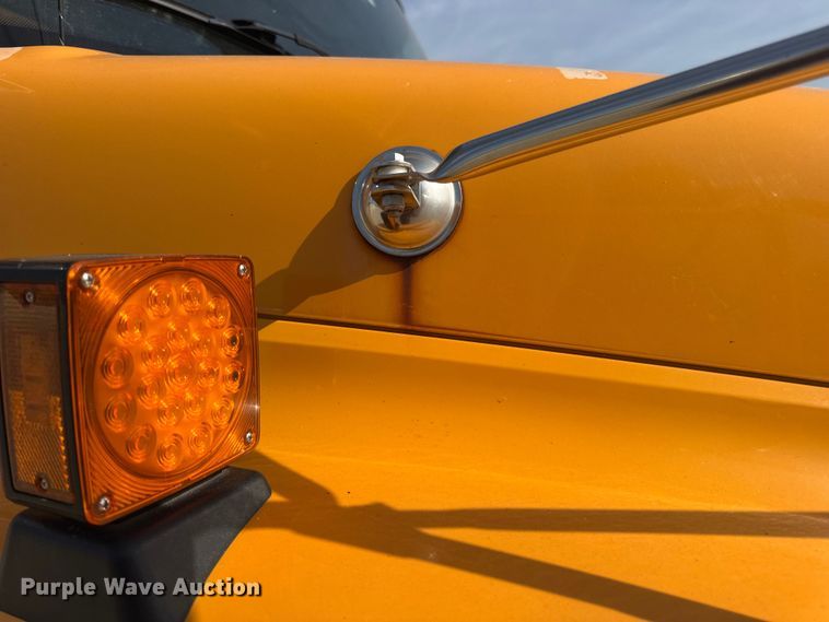 image for item DO2310 2006 International 7400 dump truck