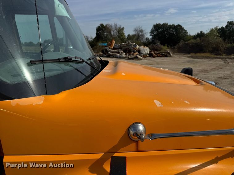 image for item DO2310 2006 International 7400 dump truck