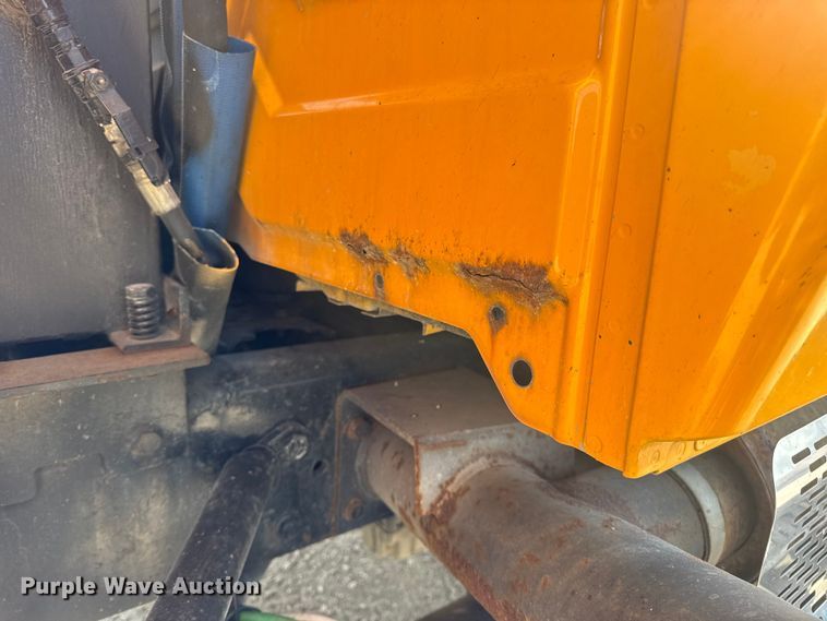 image for item DO2310 2006 International 7400 dump truck