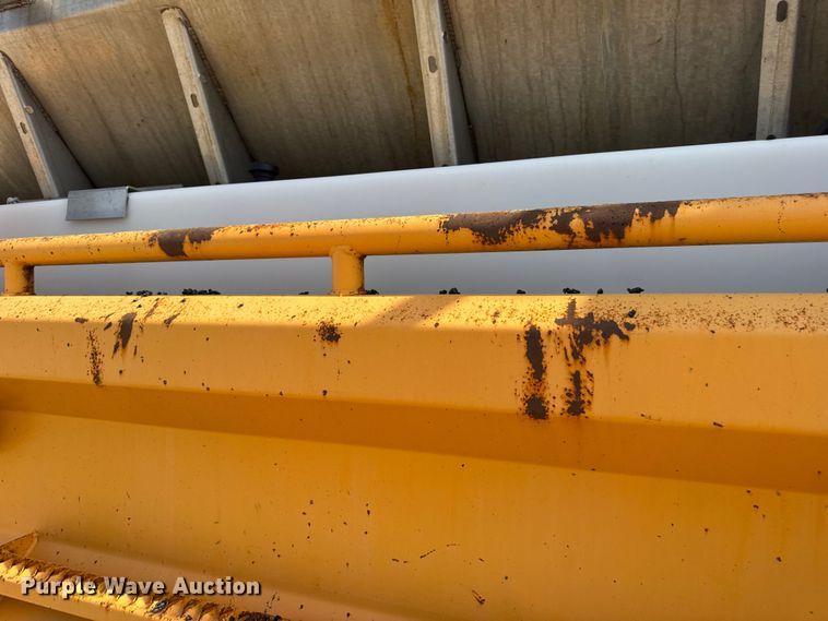 image for item DO2310 2006 International 7400 dump truck