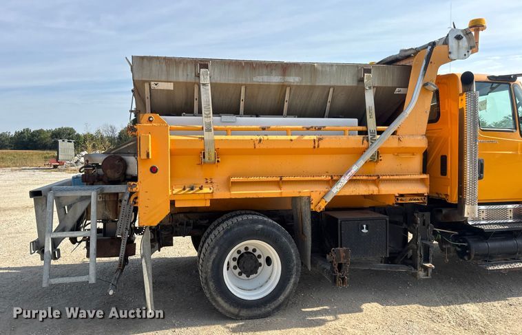 image for item DO2310 2006 International 7400 dump truck