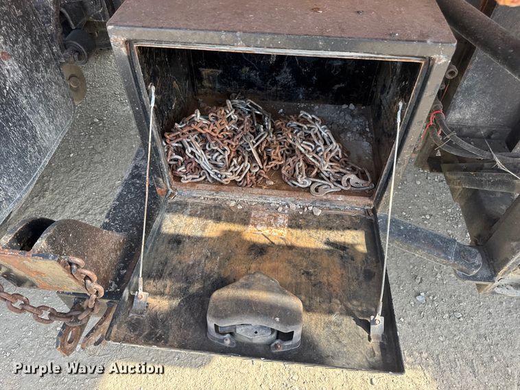 image for item DO2310 2006 International 7400 dump truck