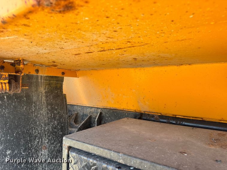 image for item DO2310 2006 International 7400 dump truck