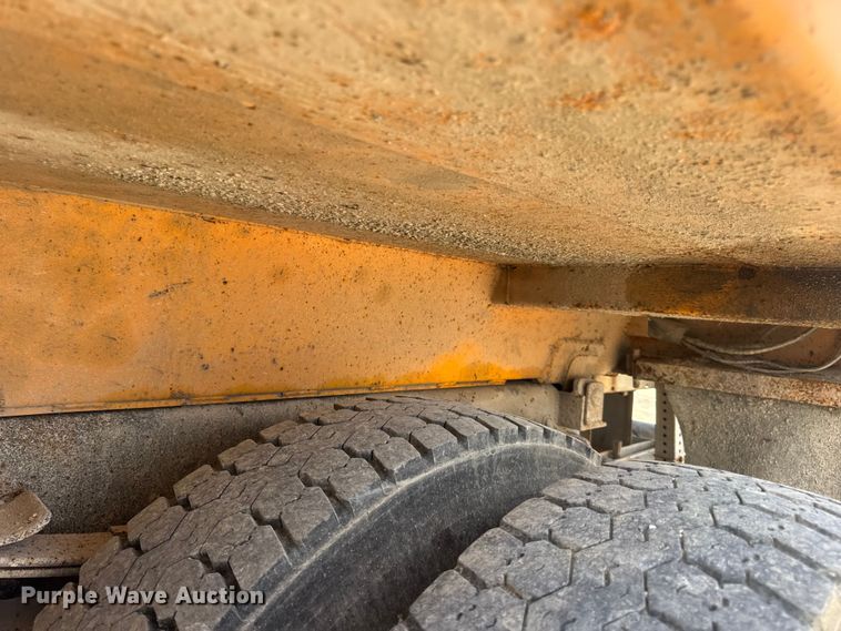 image for item DO2310 2006 International 7400 dump truck